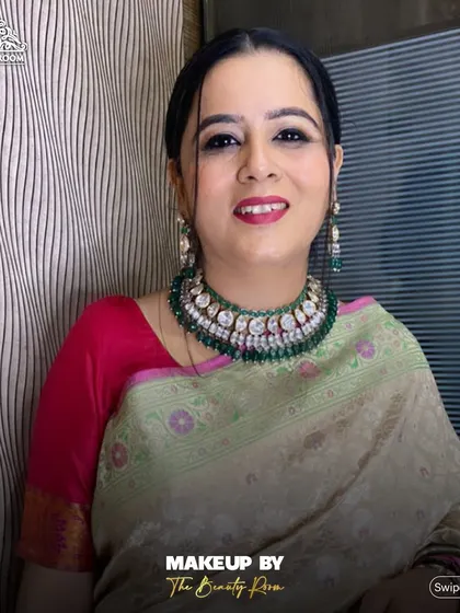 A happy, smiling client. This is the kind of polished, elegant look I love to create for guests.