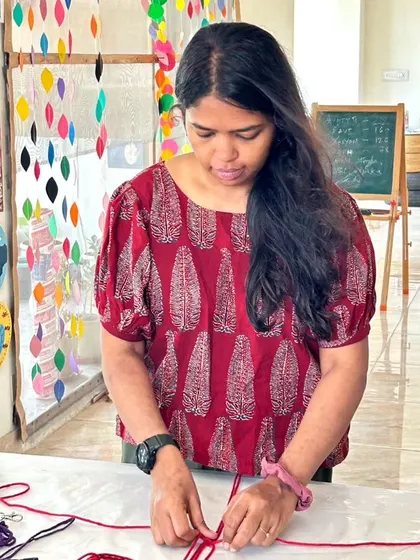 Another artist at work during the macrame workshop. It's a very relaxing and mindful craft.