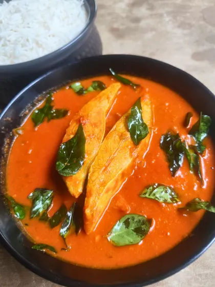 Sunshine on the outside, spice on the inside. My Fish Kadhipatta features crisp curry leaves and tender fish in a nostalgic, home-style gravy.