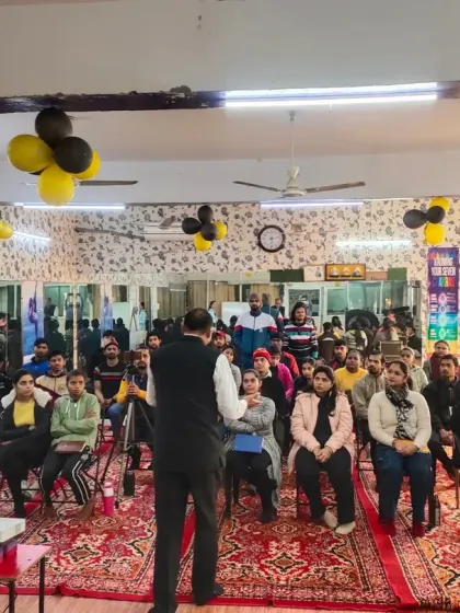 Another angle of the workshop, showing the full participation of our students. These sessions are an integral part of our comprehensive 200-hour teacher training curriculum.