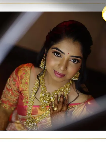 Our beautiful bride Nisarga, glowing and ready for her big day. This complete bridal makeover includes defined brows, elegant winged liner, and a radiant base that looks stunning from every angle.