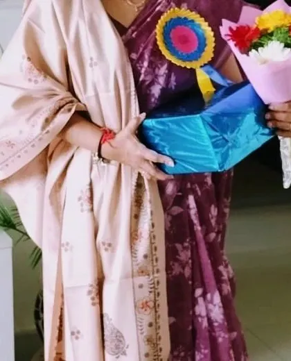 I was so touched to receive these lovely gifts after my session. Seeing the happy faces and feeling the appreciation from the community is the biggest reward for me.