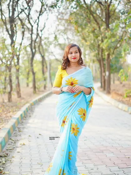 A final look at the sunflower saree, a testament to how style can be fun and elegant.