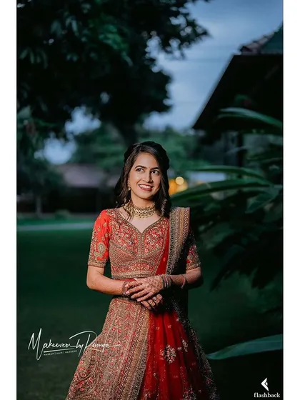 Another beautiful portrait of the bride.