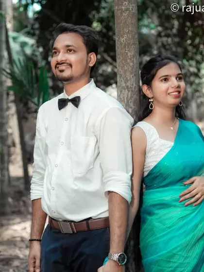 A quiet moment together in nature. This pre-wedding photo captures the couple looking towards the future, surrounded by the peaceful atmosphere of a forest near Panvel.