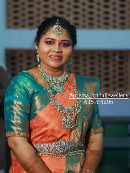 For another function, the same bride chose a different AD set and a beautiful silver vaddanam, showing the variety I offer.