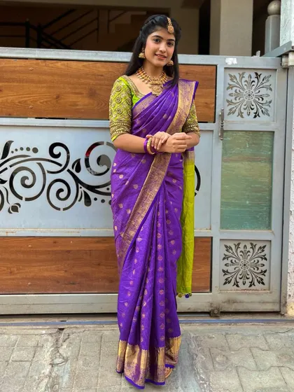 This is a fun and festive look, perfect for a mehendi or sangeet ceremony.