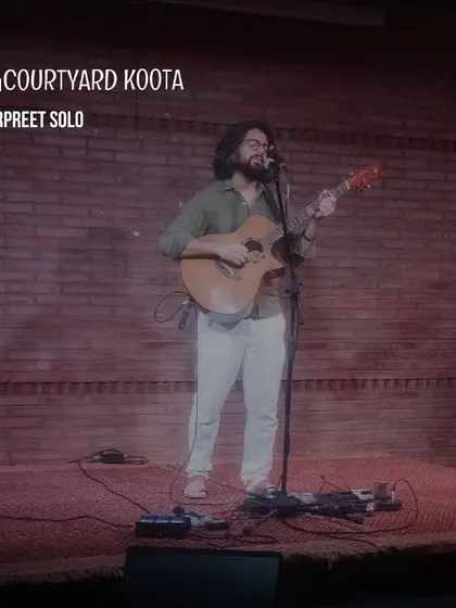 A solo performance by the talented musician Harpreet. Our stage is a platform for singer-songwriters to connect with an appreciative audience in an intimate setting.