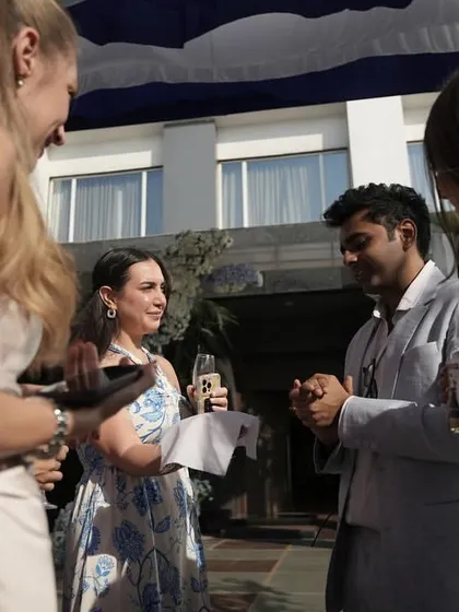 A moment of quiet conversation before the magic begins. I love getting to know the guests a little, which helps me tailor the experience and make it even more personal and impactful.