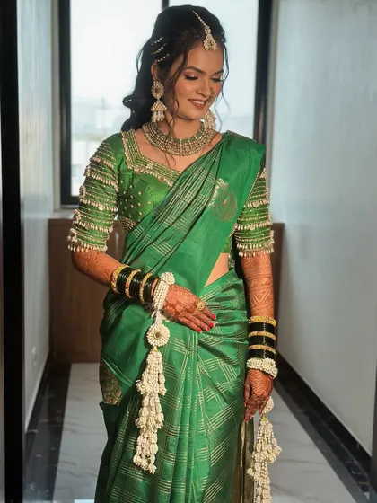 Another look at this bride's elegant Haldi attire. Our fresh flower jewellery is designed to stay fresh and beautiful throughout the entire ceremony.