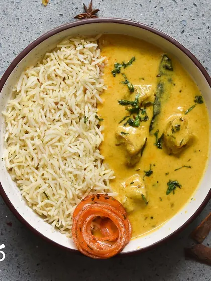 Monday lunch sorted! My Kadhi Chawal combo is the perfect meal to conquer the start of the week. The tangy kadhi and fluffy rice make for a light yet filling lunch.