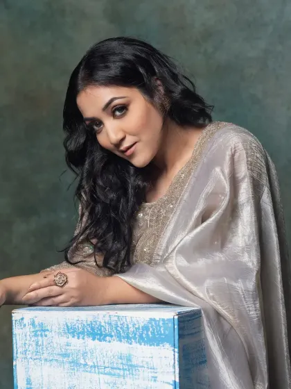 Timeless sarees and sultry eyes are a classic combination. For this look, I created a soft, smokey eye and a nude lip to complement her elegant, shimmery outfit.