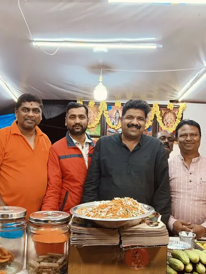 With the team at the churumuri stall. A simple visit can bring a lot of smiles and some extra business for them.