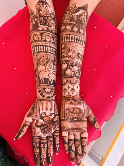 This design is a testament to the power of artistic freedom. The bride gave me the liberty to explore, resulting in this stunning composition of deer, cattle, and wedding procession scenes.