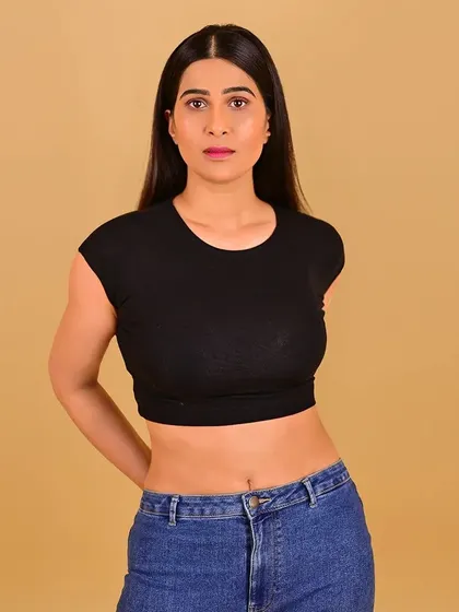 A clean makeup look for a model's digital. The focus is on even skin and defined brows, providing a perfect base for agencies to see her potential.