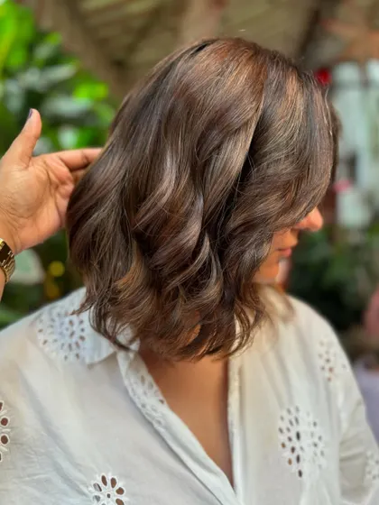 The dimension in this non-bleach color is just perfect. It’s a great example of how you can get a beautiful result without bleach. (No filter)