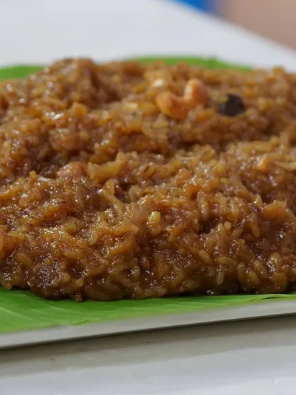 Our Sakkare Pongal, served on a fresh banana leaf, is rich with the flavour of ghee and cashews. A truly divine offering.