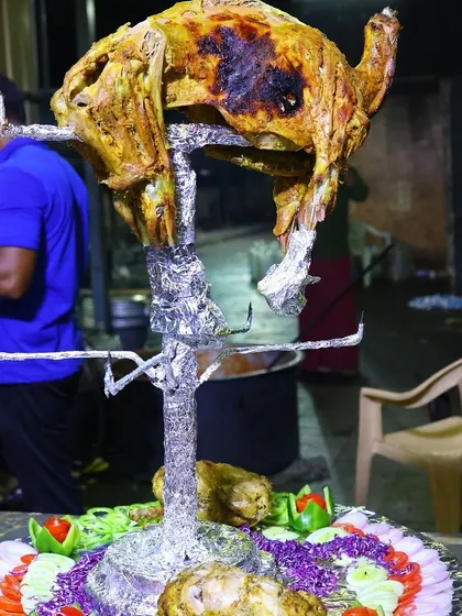 A close-up of our impressive Raja Virundhu mutton, ready to be served.