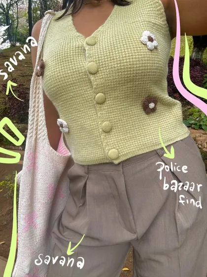 Highlighting the details of my cute cherry blossom festival outfit with handwritten text and arrows.
