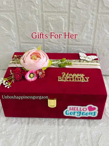 This 'Gifts For Her' box is a perfect choice for birthdays, anniversaries, or just to show you care.