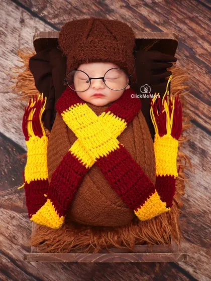 For the family that loves magic, I bring the world of Harry Potter to the studio. This little wizard is all ready for his journey, complete with a Gryffindor scarf and glasses, showing how we can personalize a shoot around your favorite stories.