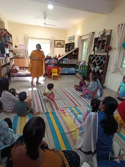 The same session from a different angle, showing the spacious and bright library room.