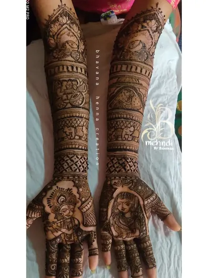 A slightly different angle of the Radha-Krishna design, highlighting the fine lines and shading.