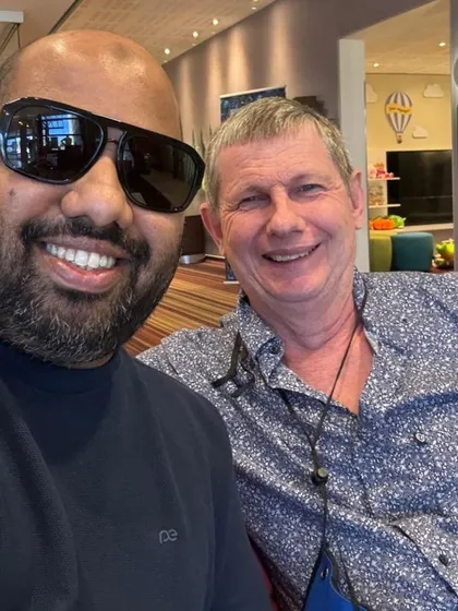 A friendly chat with a colleague from Europe. These connections ensure seamless handovers for your pets.