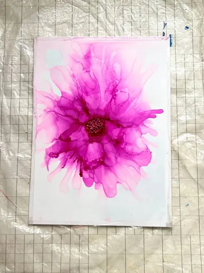 A beautiful floral piece created with alcohol inks. In my workshops, you'll learn four unique techniques, including how to make these delicate flowers.