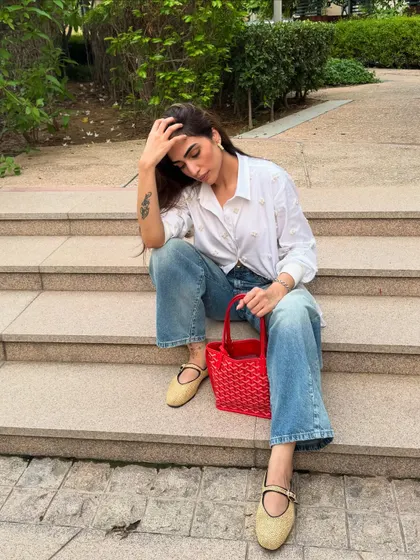 Just me, my coffee, and my oversized shirt. This look with a classic white shirt and baggy jeans is my go-to for a comfortable yet stylish day.