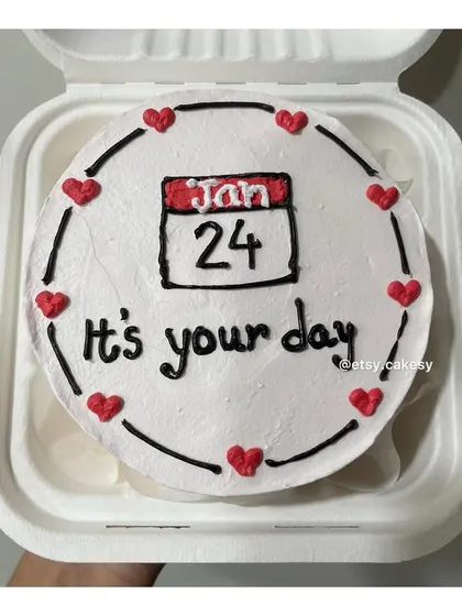 Another custom calendar design on a bento cake to celebrate a special day.