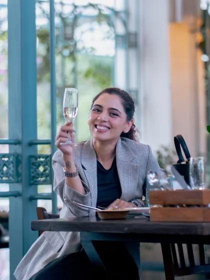 A toast to a successful event. Whether it's with champagne or a craft cocktail, my mansion is the perfect place to celebrate achievements and special moments.