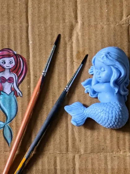 For themed birthday parties, activities like mermaid figurine painting are a huge hit. I provide the unpainted mermaid figures, brushes, and a rainbow of colors so each child can design their own magical friend. It’s a calm, creative activity that also doubles as a wonderful party favor.