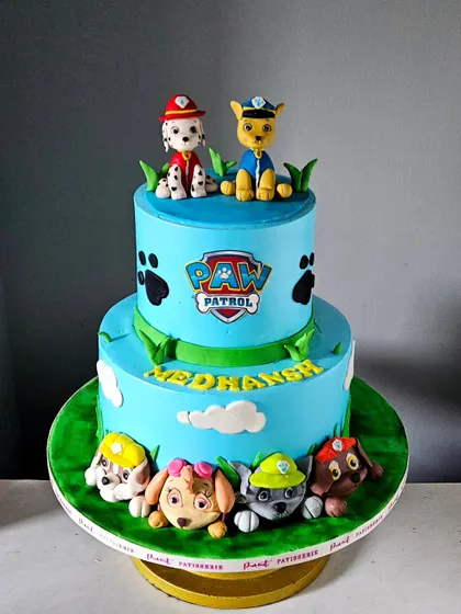 No job is too big, no pup is too small! This two-tiered Paw Patrol cake features the whole team, with Chase and Marshall on top and the rest of the pups around the base. All characters are hand-sculpted and edible.