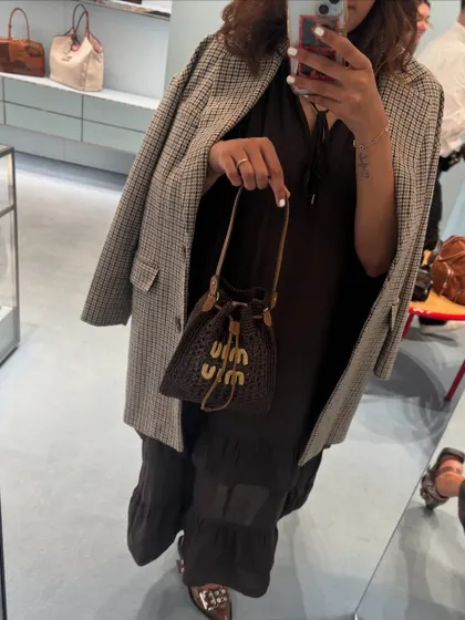 A shopping day look. I love layering a blazer over a comfortable dress. It instantly makes the outfit feel more polished.