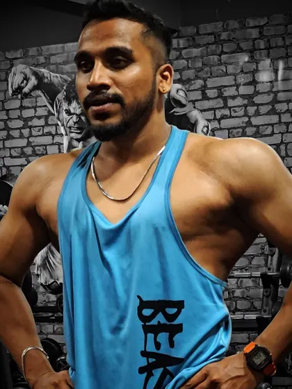 The journey to greatness is a marathon, not a sprint. A moment of focus at Oxfit Gym, embodying the dedication required for a long-term fitness journey.