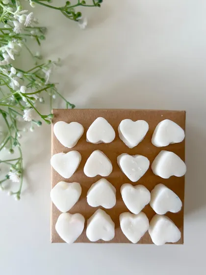 Aren't our little heart wax melts the cutest? They are perfect for adding to gift hampers or using in a diffuser.
