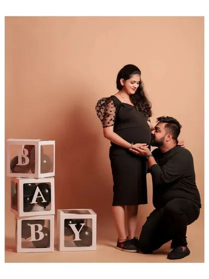 For maternity shoots, I offer these cute 'BABY' block props. They are a great addition to announce your little one's arrival.