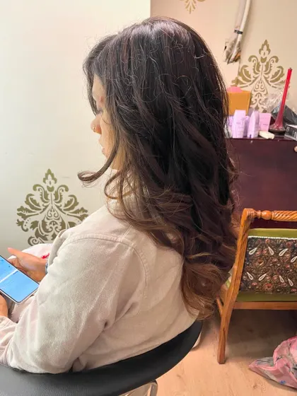 A side view of the glamorous, styled layers.