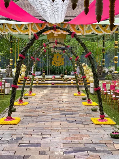 A duplicate image of the stunning and colorful wedding setup.