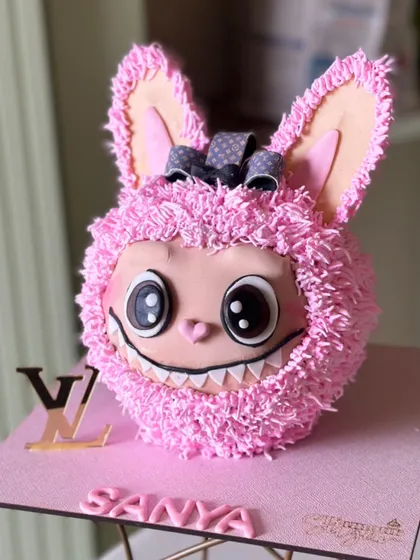 Labubu took over social media, and now it's on the cake table. This trendy piñata cake is packed with surprises and cuteness, ready to be smashed open.
