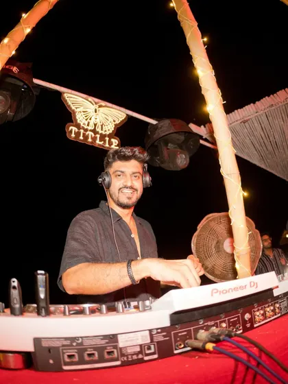 More moments from my club and festival gigs across the country, each capturing a different angle of the energy, the crowd, and the performance.