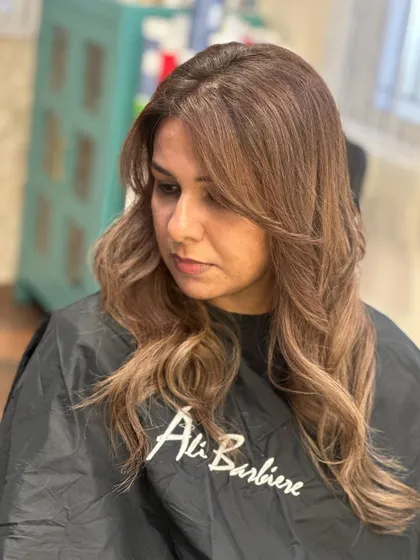 A final shot of the beautiful, healthy-looking brown hair.