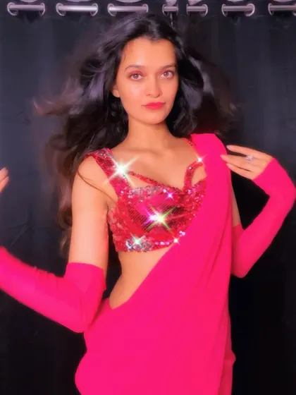 My love for sarees and all things Bollywood started early. This modern pink saree look is a nod to my inspirations.
