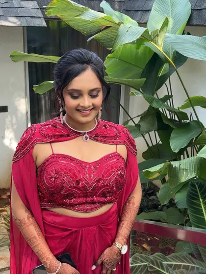 Another beautiful portrait of Shivani, showcasing her complete welcome look from head to toe.