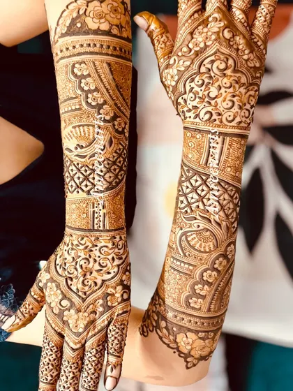 A unique 3D Arabic-style design with raised floral and paisley elements for a modern, textured look.