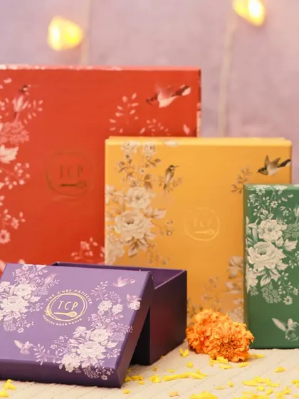 Brighten your corporate gifting this Diwali with our colorful box hampers. They are perfect for bulk orders across India, spreading joy to clients and employees alike.