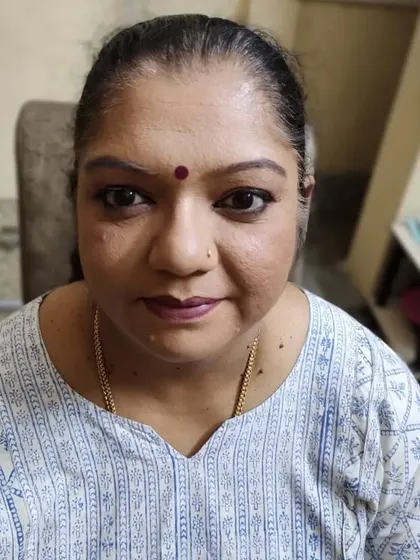 A front-facing view of this mature skin makeup practice. The goal was to create a look that enhances natural beauty without settling into fine lines, resulting in a smooth, polished finish.