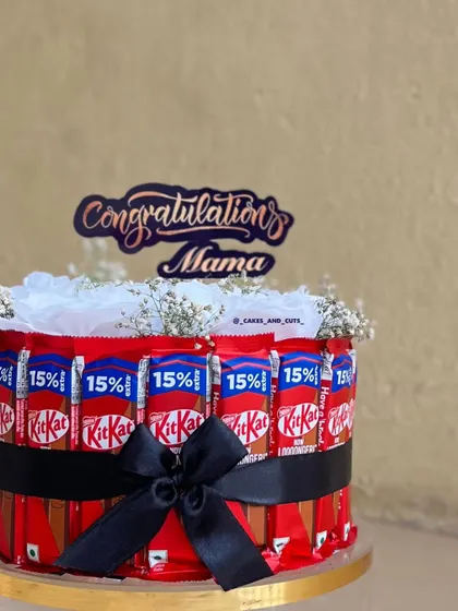 A close-up of the KitKat pull-up cake, a fun and chocolatey way to celebrate.