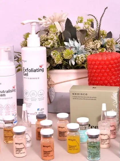 Quality is paramount in my treatments. This is a selection of the professional-grade Medisco and Stayve products I use, including exfoliating gels, neutralizing foams, and a variety of potent ampoules for customized BB Glow and Microneedling sessions.